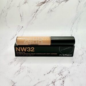 MAC COSMETICS Studio Fix 24-Hour Smooth Wear Concealer - NW32